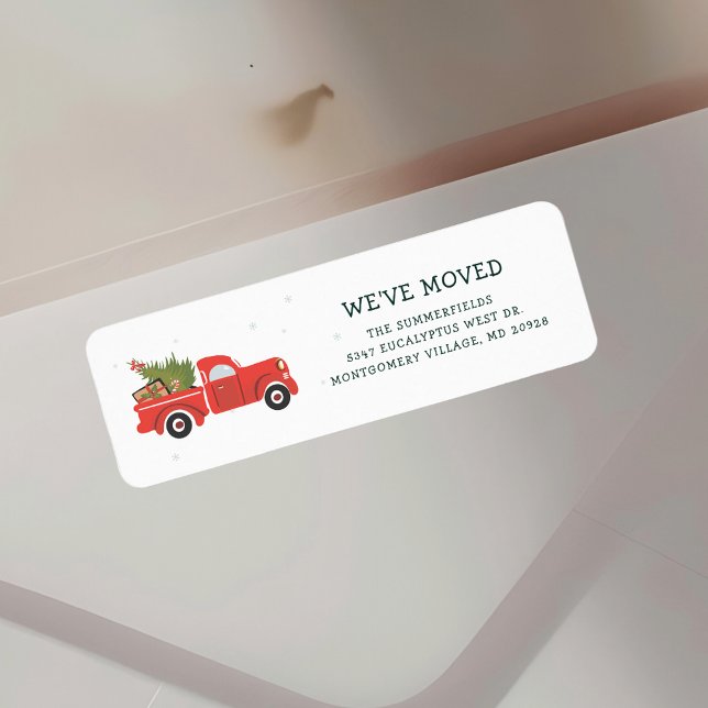 Ankündigung der Rücksendeadresse über den Weihnach (Whimsical Christmas Red Truck Moving Announcement Return Address Label)