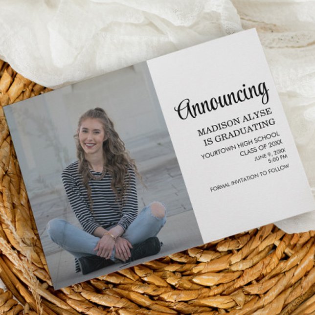 Ankündigung des benutzerdefinierten Foto-Abschluss (Graduation photo announcement/save the date card)