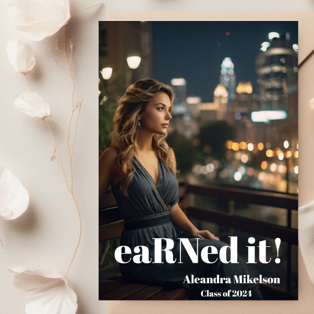 Ankündigung des modernen Minimalistischen Abschlus (Von Creator hochgeladen)