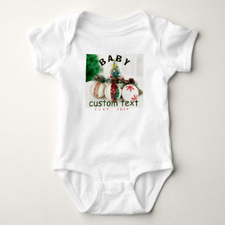 Ankündigung des personalisierten Nachnamens Baby B Strampler