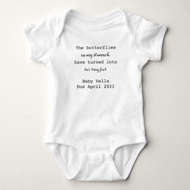 Ankündigung des personalisierten Nachnamens Baby B Strampler (Vorderseite)