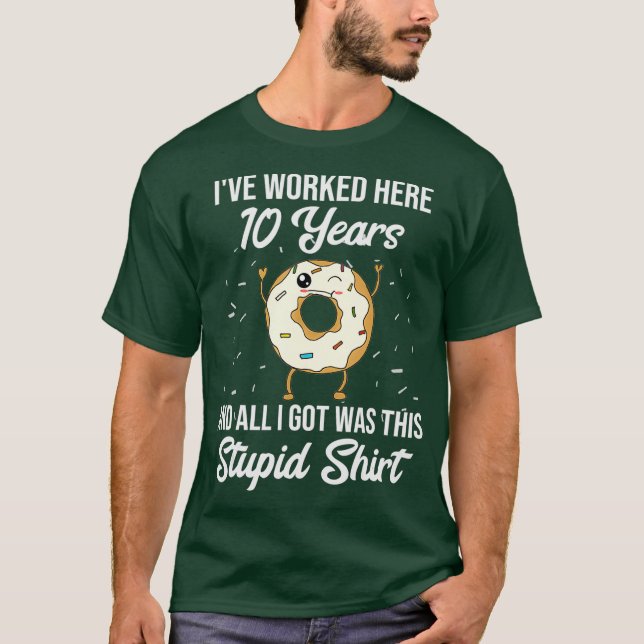 Ankündigung des zehnjährigen Arbeitsjubiläums T-Shirt (Vorderseite)