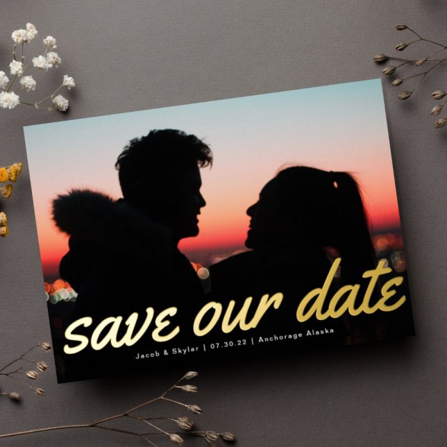 Ankündigung moderner Multi-Foto-Texte (Von Creator hochgeladen)