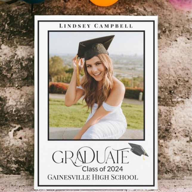 Ankündigung moderner Typografie-Graduate-Foto (Von Creator hochgeladen)