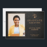 Ankündigung von Foto-Abschluss der Juristischen Fa<br><div class="desc">Modernes,  elegantes,  schwarzes Leder-Look und goldene Jurastudio-Abschluss-Kartenvorlage mit individuellem Foto und Text.            Einfach auf beiden Seiten personalisieren!</div>