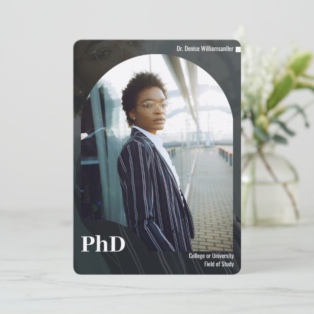 Ankündigung von Foto PhD Abschluss (Stehend Vorderseite)