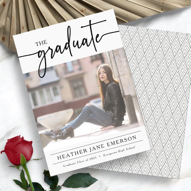 Ankündigung von Schwarzweiß-Abschluss (Black and White Photo Graduation Announcement by Painted Paperie
)