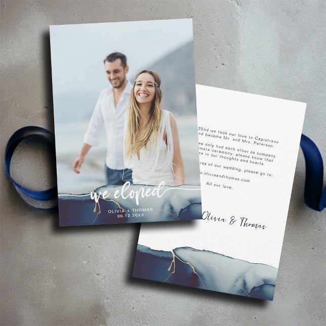 Ankündigung zur Einführung eines neuen Fotos in Na (modern beach elopement photo announcement navy blue watercolor elegant bohemian romantic classy)