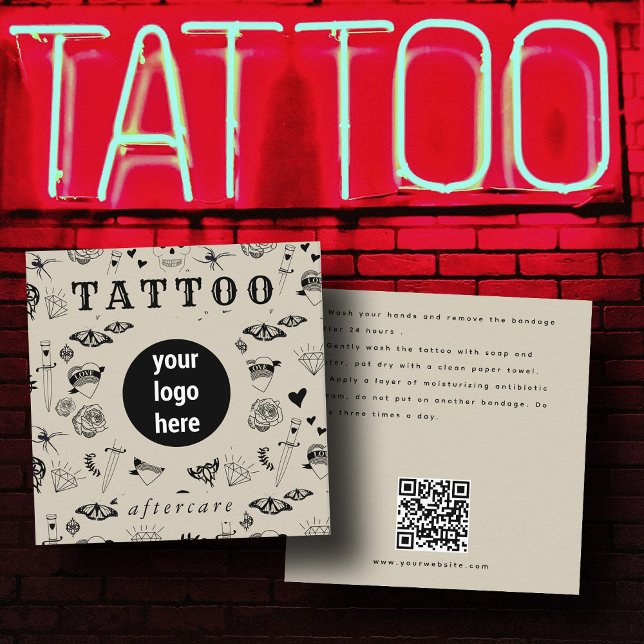 Anleitung für das Schwarz-Beige-Logo Tattoo Afterc Quadratische Visitenkarte (Black & Beige Logo Tattoo Aftercare Instructions Square Business Card)
