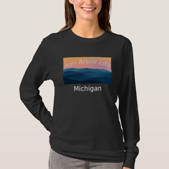 Ann Arbor city Michigan Mountain sunset hometown T-Shirt (Vorderseite)
