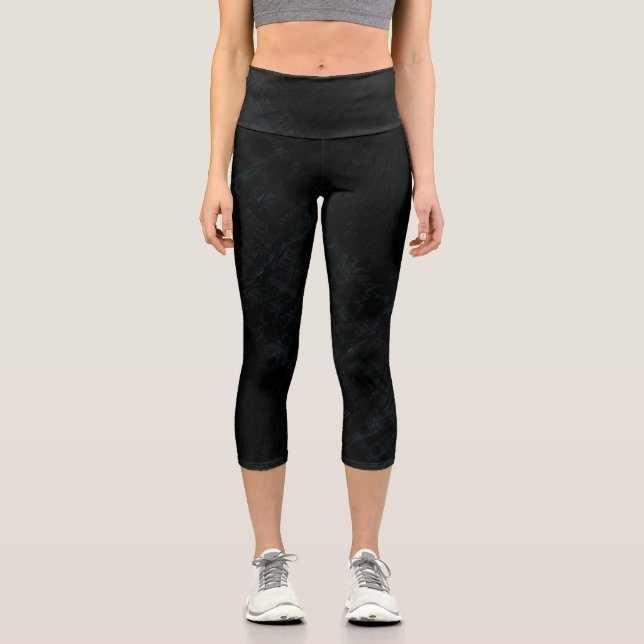 Annahme | Dark Shibori Texture Capri Leggings (Vorderseite)