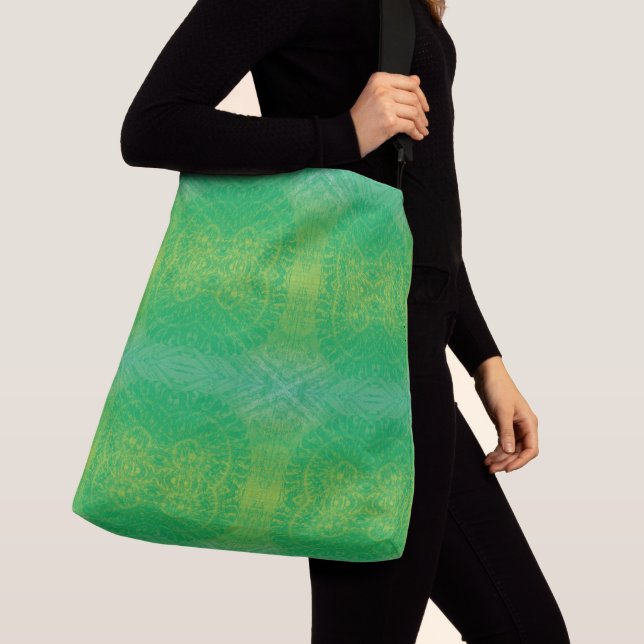 Annahme | Yellow Green Blue Boho Medallions Tragetaschen Mit Langen Trägern (Von Nahem)
