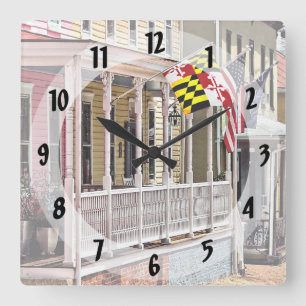 Annapolis MD - Flags Along East Street Quadratische Wanduhr