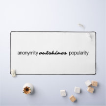 Anonymität Desk Mat