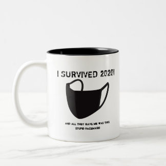 Anpassbar "I ÜBERLEBT 2020!"Tasse Zweifarbige Tasse