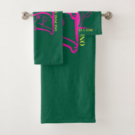 Anpassbare "Bend It Like 2025" Yoga Katze Badhandtuch Set