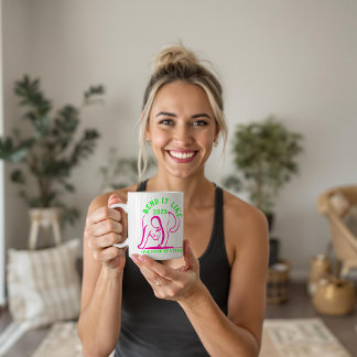 Anpassbare "Bend It Like 2025" Yoga Katze Kaffeetasse