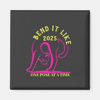 Anpassbare "Bend It Like 2025" Yoga Katze Magnet