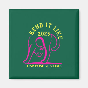 Anpassbare "Bend It Like 2025" Yoga Katze Magnet