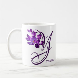 Anpassbare lila Blumen Name Yvonne vintage Kaffeetasse
