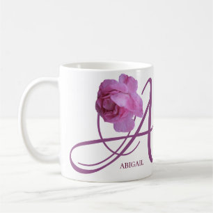 Anpassbarer Abigail Name rosa Rosen Blumen Boho Kaffeetasse