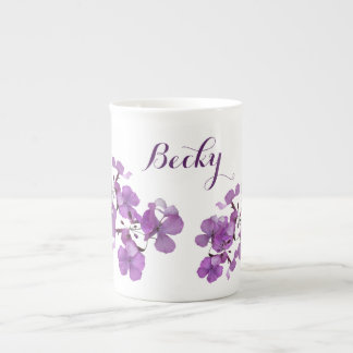 Anpassbarer Name Becky lila floral Retro-Stil Prozellantasse