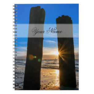 Anpassbarer Name Ozeanliebhaber Strand Sonnenunter Notizblock