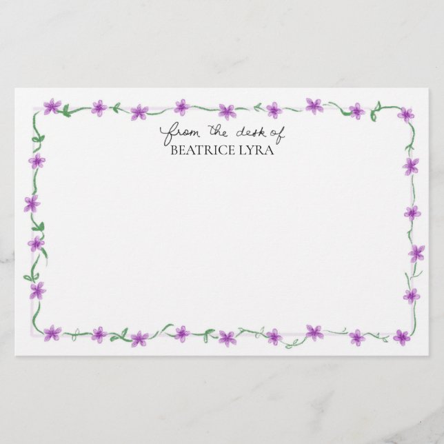 Anpassbares lila Blumenmuster Briefpapier (Vorderseite)