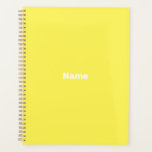 anpassen, mit Namen personalisieren, gelb weiß Planer<br><div class="desc">Minimalistischer gelber Sondertext,  Jahr,  Name,  Monogramm,  Initialen einfache elegante personalisierte Planer. Benutzerdefinierter weißer Text auf schlichtem,  solidem Hintergrund.</div>