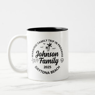 Anpassungsgruppe für Familienurlaub Zweifarbige Tasse