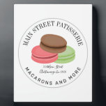 Anschrift der französischen Macarons Food Business Fotoplatte<br><div class="desc">Circle Logo mit Schokolade,  Rosa und grünen Makaronen mit eigenem Text für Firmenname,  Adresse und Tagline mit grauem Rand.</div>