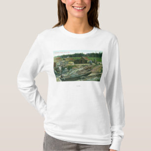 Ansicht der Boote auf Strand in Chinatown T-Shirt