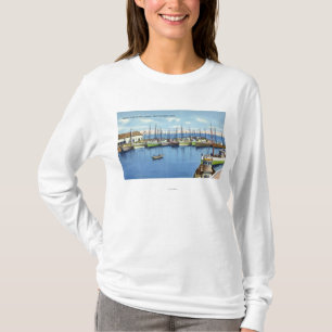 Ansicht der Fischereiflotte im Hafen T-Shirt