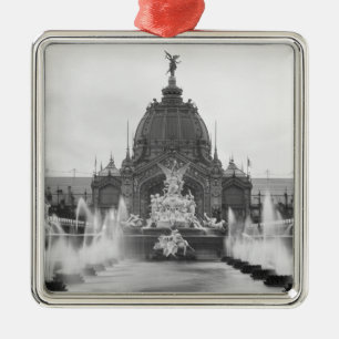 Ansicht der zentralen Haube und des Brunnens Ornament Aus Metall