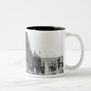 Ansicht der zentralen Haube und des Brunnens Zweifarbige Tasse