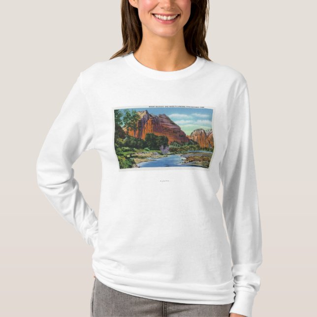 Ansicht des Bergs majestätisch und der Landung des T-Shirt (Vorderseite)