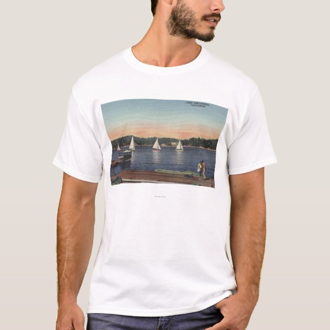 Ansicht des Docks, des Sees u. der Segelboote T-Shirt (Vorderseite)