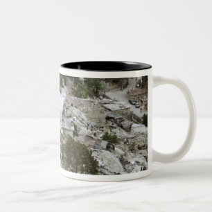 Ansicht des Port-au-Prince, Haiti Zweifarbige Tasse