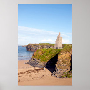 Ansicht des Schlossstrandes und -klippen in Poster
