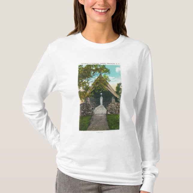 Ansicht des Schreins am Sanitarium in Gabriels T-Shirt (Vorderseite)