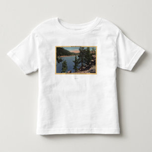 Ansicht des Sees durch die Kiefern Kleinkind T-shirt