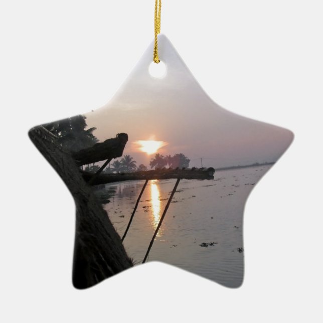 Ansicht des Sonnenaufgangs von einem Keramik Ornament (Vorne)