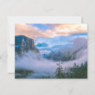 Ansicht des Yosemite-Tunnels mit Nebel Postkarte
