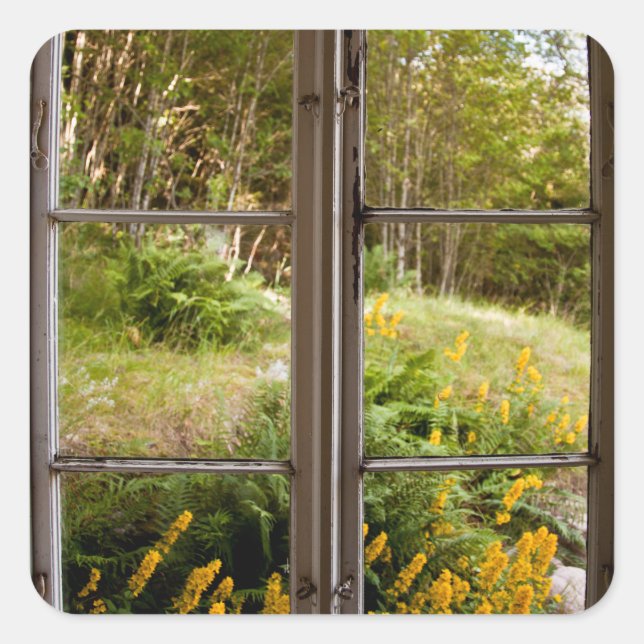 Ansicht durch altes Fenster Quadratischer Aufkleber (Vorderseite)