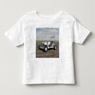 Ansicht eines 1-G MondRover Fahrzeugs Kleinkind T-shirt
