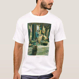 Ansicht eines Mannes, der aus seinem Rohr heraus T-Shirt