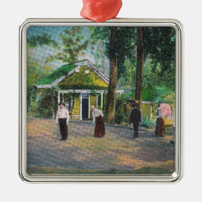 Ansicht von ein Krokett GameHarbin Frühlingen, CA Silbernes Ornament (Vorne)