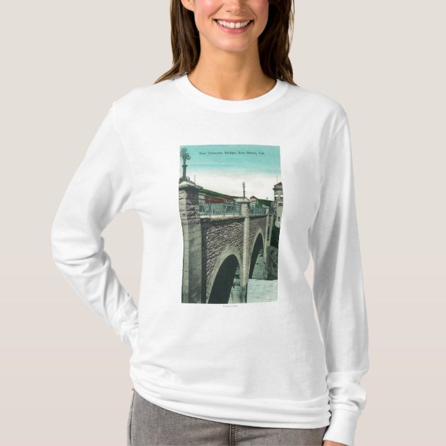 Ansicht von einem konkreten BridgeLos Gatos, CA T-Shirt (Vorderseite)