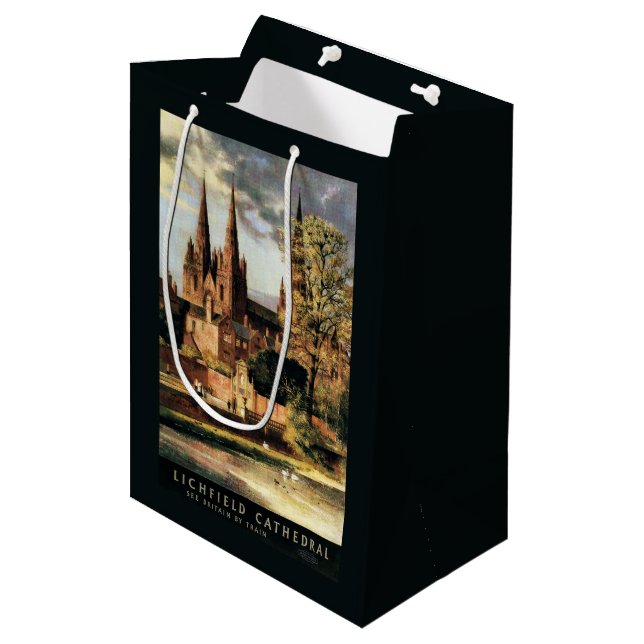 Ansicht von Lichfield Kathedrale Mittlere Geschenktüte (Vorderseite Schrägansicht)
