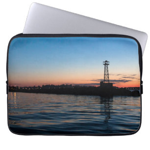 Ansicht von Montevideo an der Dämmerung, Uruguay Laptopschutzhülle